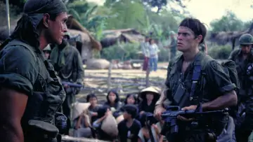 Backdrop to the movie "Platoon" #616022