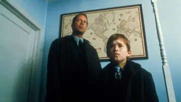 Backdrop to the movie "The Sixth Sense" #1825909