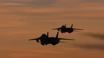 Backdrop to the movie "Top Gun" #580468