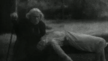 Backdrop to the movie "Vampyr" #988782