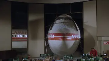 Backdrop to the movie "Airplane!" #1179297
