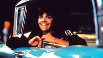 Backdrop to the movie "American Graffiti" #877867