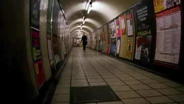 Backdrop to the movie "An American Werewolf in London" #701862