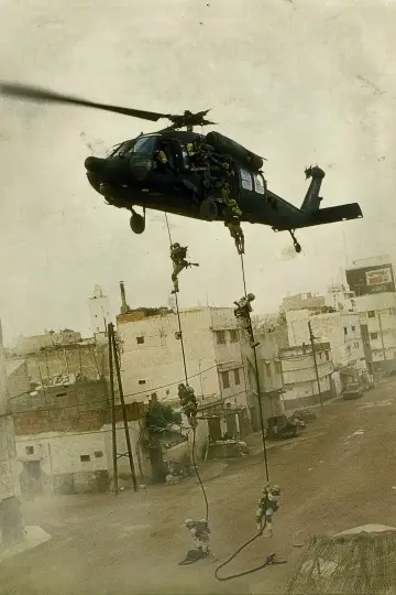 Poster to the movie "Black Hawk Down" #600975