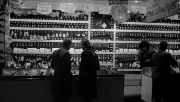 Backdrop to the movie "Band of Outsiders" #986120