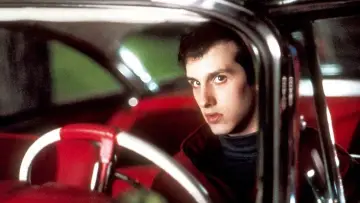 Backdrop to the movie "Christine" #686684