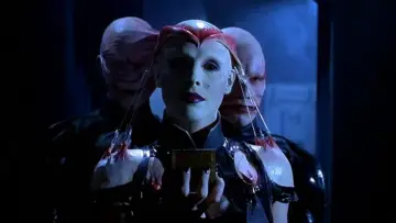 Backdrop to the movie "Hellraiser: Bloodline" #622045