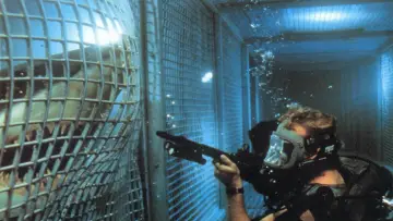 Backdrop to the movie "Deep Blue Sea" #310167