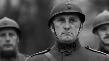 Backdrop to the movie "Paths of Glory" #1725392