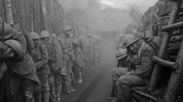 Backdrop to the movie "Paths of Glory" #1725411