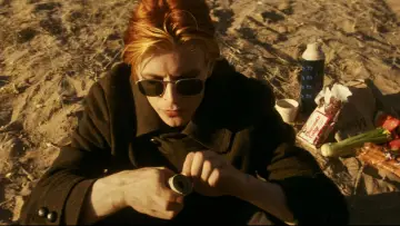 Backdrop to the movie "The Man Who Fell to Earth" #1746531
