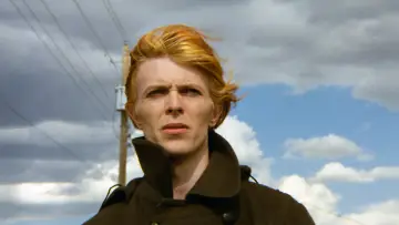 Backdrop to the movie "The Man Who Fell to Earth" #765178