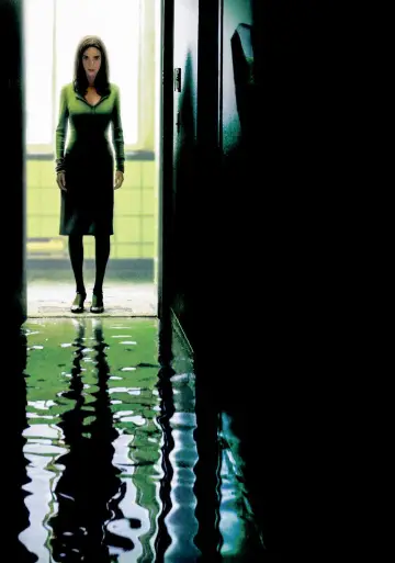 Poster to the movie "Dark Water" #893300