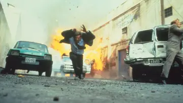 Backdrop to the movie "Clear and Present Danger" #1799433