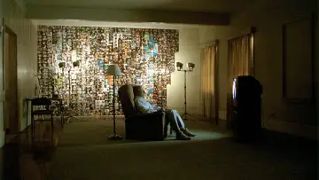 Backdrop to the movie "One Hour Photo" #1827947