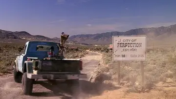 Backdrop to the movie "Tremors" #845462