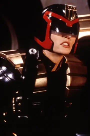 Poster to the movie "Judge Dredd" #682153