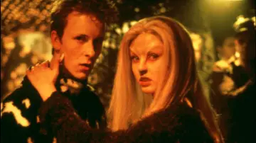 Backdrop to the movie "Ginger Snaps" #858887