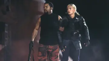 Backdrop to the movie "Ghosts of Mars" #1897048