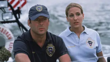 Backdrop to the movie "Striking Distance" #848359