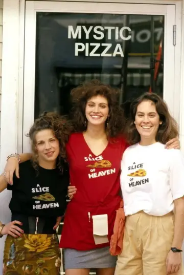 Poster to the movie "Mystic Pizza" #937081