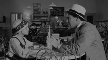 Backdrop to the movie "Paper Moon" #753080