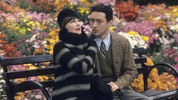 Backdrop to the movie "Bullets Over Broadway" #238435