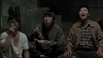 Backdrop to the movie "Memories of Murder" #630476