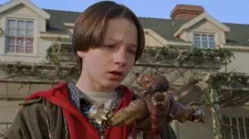 Backdrop to the movie "Small Soldiers" #1199285