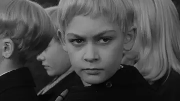 Backdrop to the movie "Village of the Damned" #234132