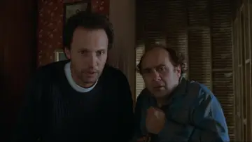 Backdrop to the movie "Throw Momma from the Train" #1000786