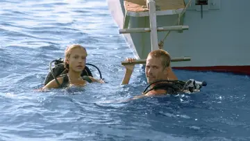 Backdrop to the movie "Into the Blue" #334758