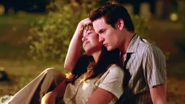 Backdrop to the movie "A Walk to Remember" #697612