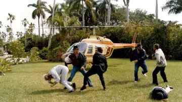 Backdrop to the movie "Miami Supercops" #353810