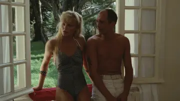 Backdrop to the movie "Pauline at the Beach" #1082213