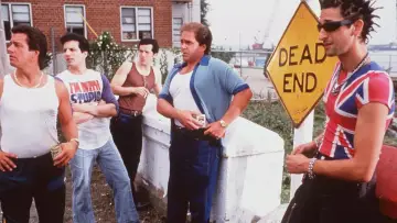 Backdrop to the movie "Summer of Sam" #898032