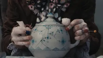 Backdrop to the movie "Alice in Wonderland" #1159011