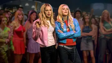 Backdrop to the movie "White Chicks" #1798037