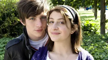 Backdrop to the movie "Angus, Thongs and Perfect Snogging" #1027517