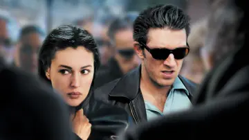 Backdrop to the movie "Secret Agents" #358452
