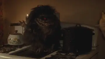 Backdrop to the movie "Critters 3" #898490