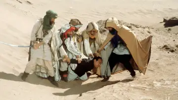 Backdrop to the movie "The Jewel of the Nile" #1646650