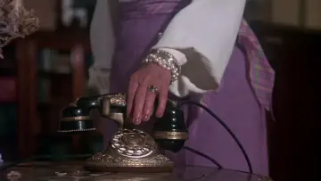 Backdrop to the movie "Burnt Offerings" #1808601