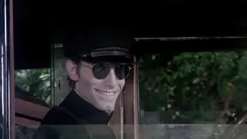 Backdrop to the movie "Burnt Offerings" #400850