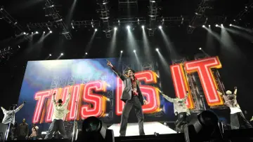 Backdrop to the movie "This Is It" #375726