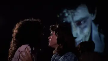 Backdrop to the movie "Demons" #901570