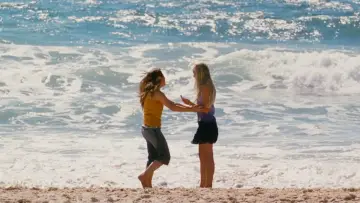 Backdrop to the movie "Aquamarine" #1580942