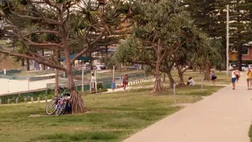 Backdrop to the movie "Aquamarine" #1580950
