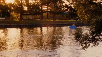 Backdrop to the movie "Aquamarine" #1580996