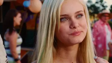 Backdrop to the movie "Aquamarine" #1580997